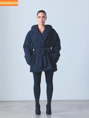 Kim Kardashian фото #5080