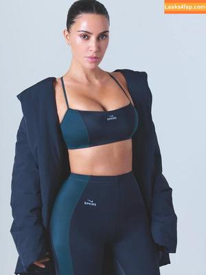 Kim Kardashian фото #5081