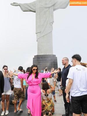 Kim Kardashian фото #5093