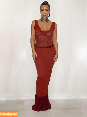 Kim Kardashian фото #5095
