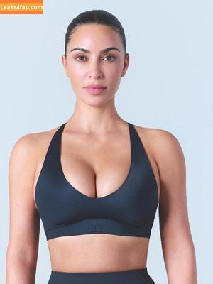 Kim Kardashian фото #5121