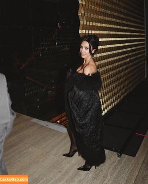 Kim Kardashian photo #5203