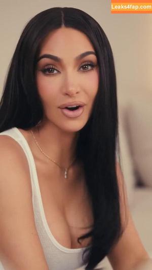 Kim Kardashian photo #5207