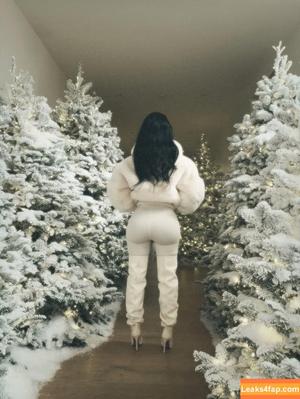 Kim Kardashian photo #5223