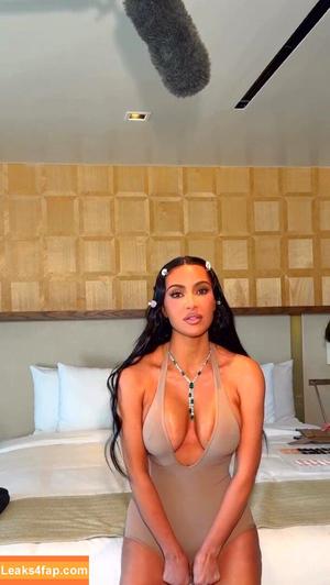 Kim Kardashian photo #5231