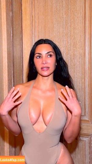 Kim Kardashian photo #5269