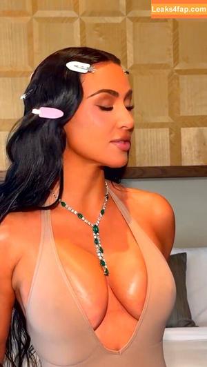 Kim Kardashian photo #5281