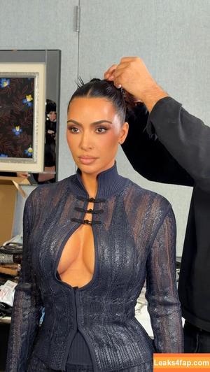Kim Kardashian photo #5297
