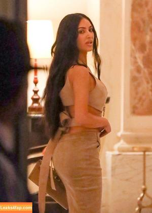 Kim Kardashian photo #5318