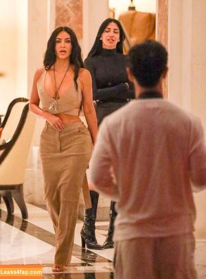 Kim Kardashian photo #5328