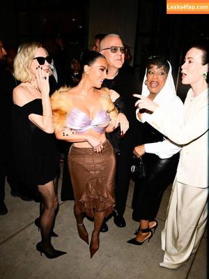 Kim Kardashian photo #5432