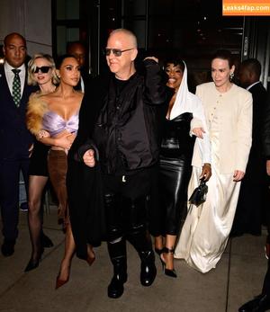 Kim Kardashian photo #5435