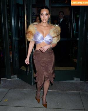 Kim Kardashian photo #5441