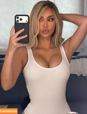 Kim Kardashian фото #5451
