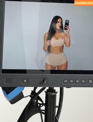 Kim Kardashian фото #5460