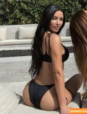 Kim Kardashian photo #5486