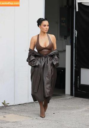 Kim Kardashian photo #5515