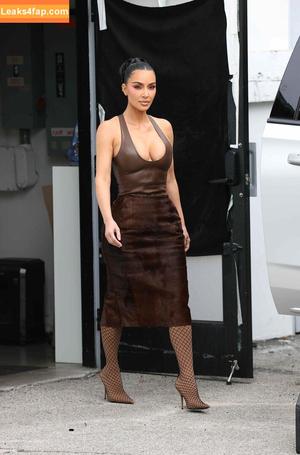 Kim Kardashian photo #5516