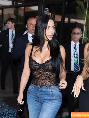 Kim Kardashian photo #5609