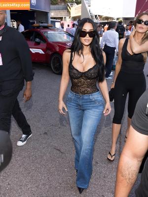 Kim Kardashian photo #5613
