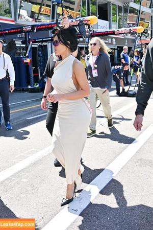 Kim Kardashian photo #5627