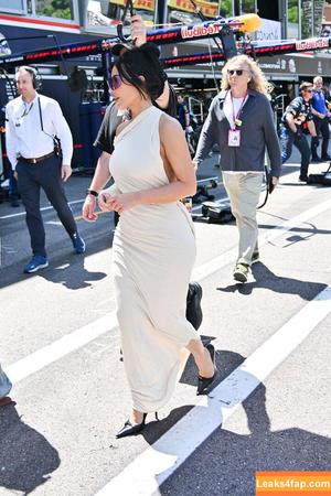 Kim Kardashian photo #5628