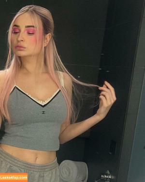 Kim Petras photo #0043