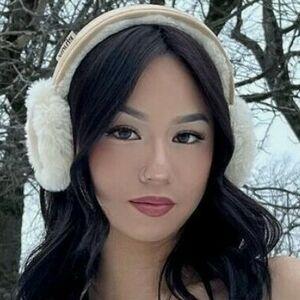 Kim Vuong photo #0004