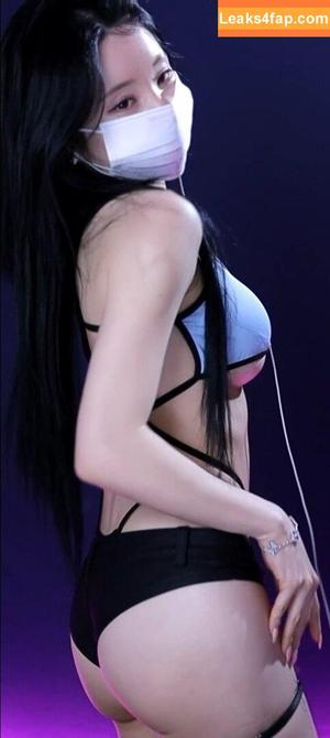 Kim Yu photo #0084