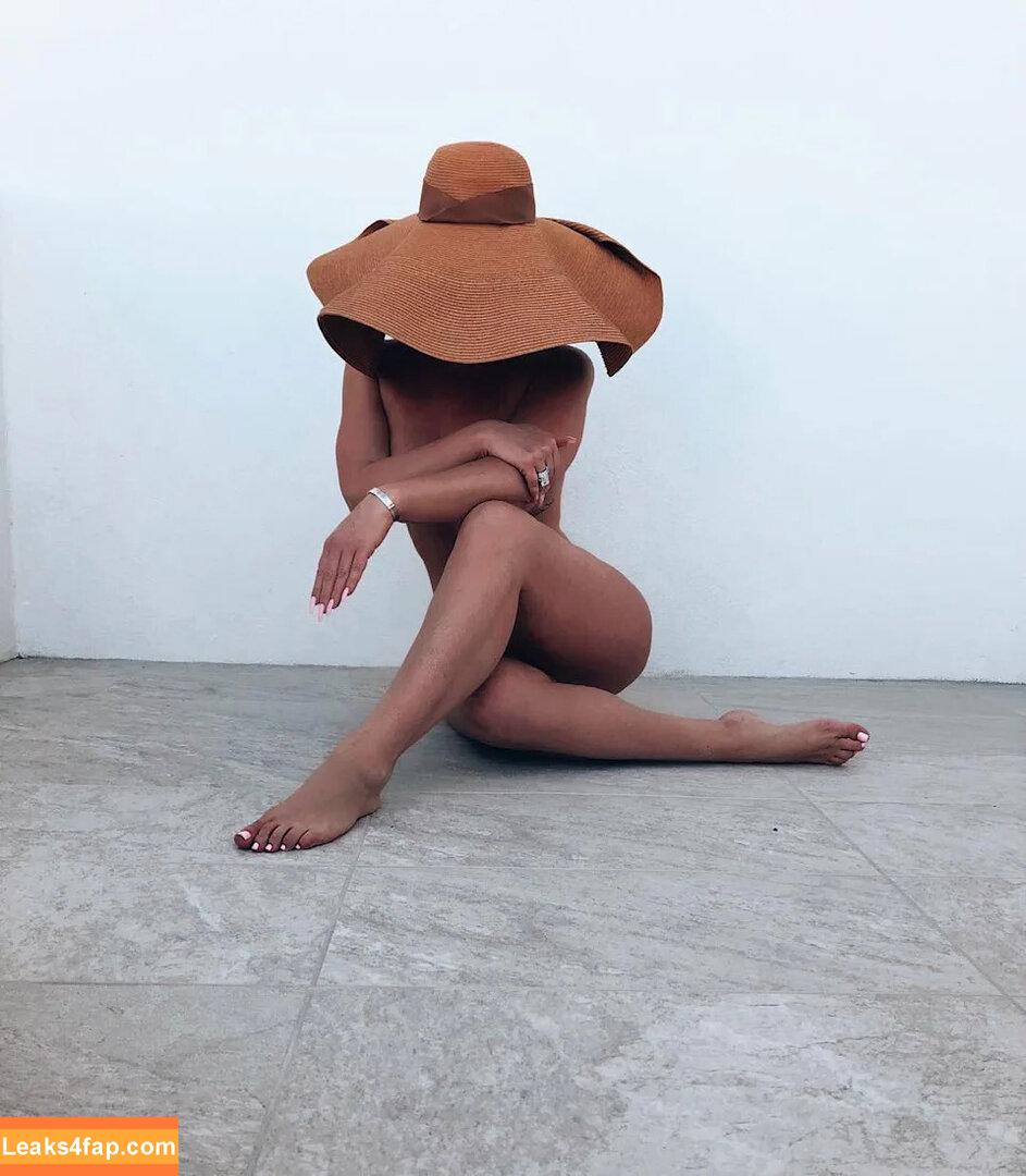 Kim Zolciak /  leaked photo photo #0009