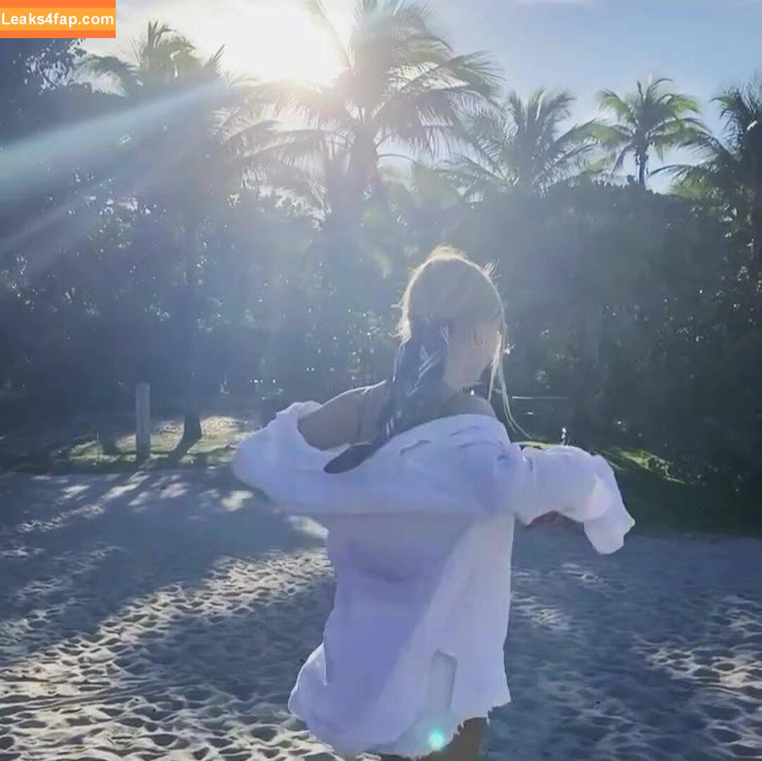 Kimberley Garner / KimberleyLondon / kimberleygarner слитое фото фото #0956