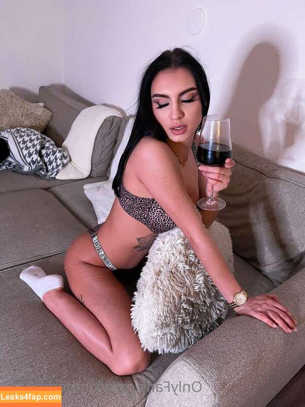 Kimberly Alison free nudes