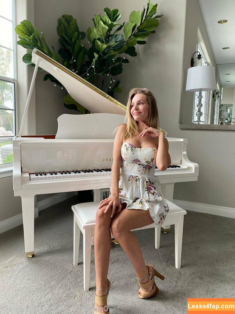 kimmygrangerxxx / strangerthangranger leaked photo photo #0182