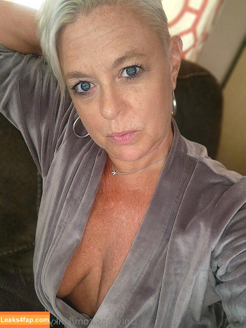 kinky_kimber69 /  leaked photo photo #0007