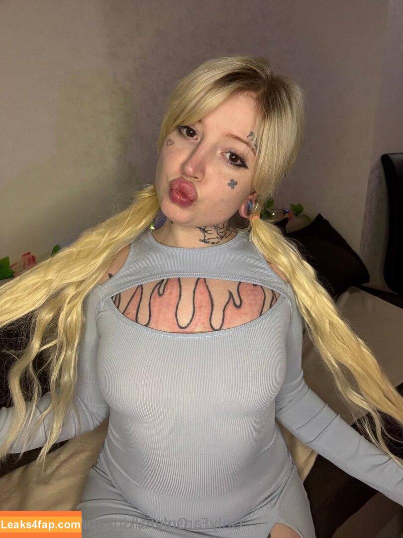 kinkybrattyaurora /  leaked photo photo #0030