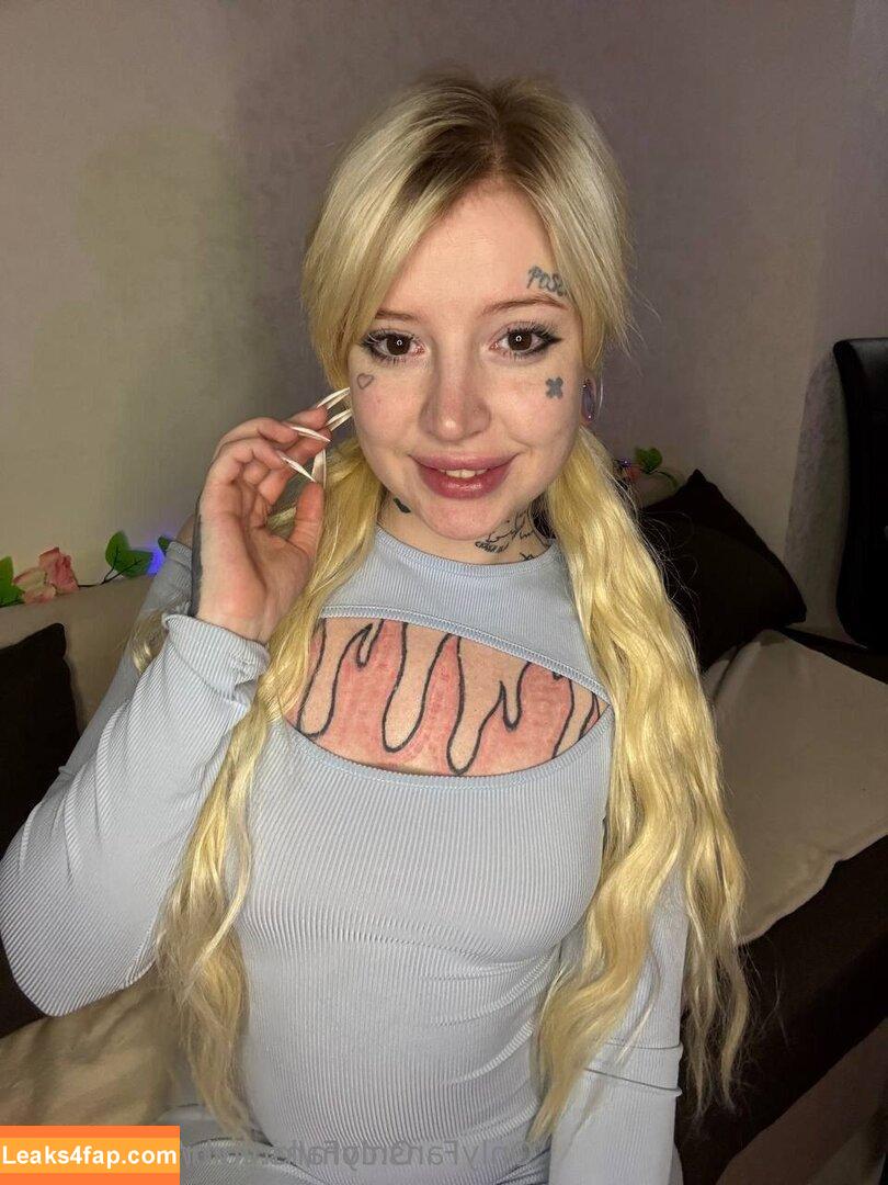 kinkybrattyaurora /  leaked photo photo #0051