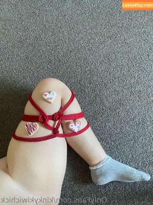 kinkykiwichick photo #0092