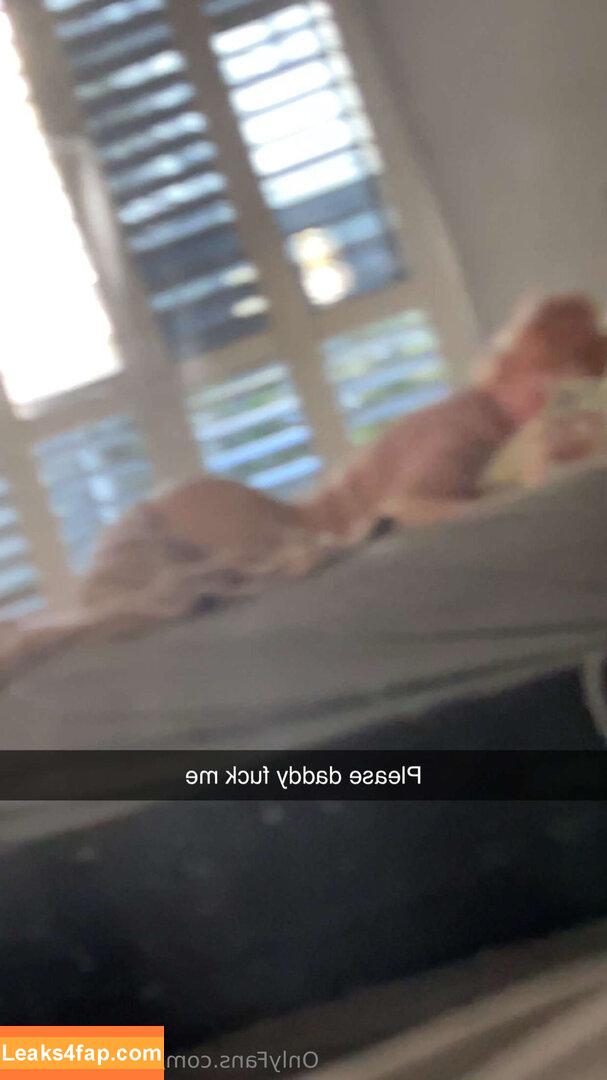 kinkynikki143 / nikki.kitty143 leaked photo photo #0008