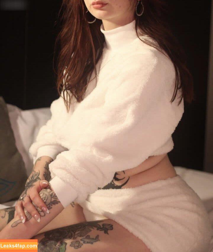 Kira-Julie / nami_swaaaan leaked photo photo #0001