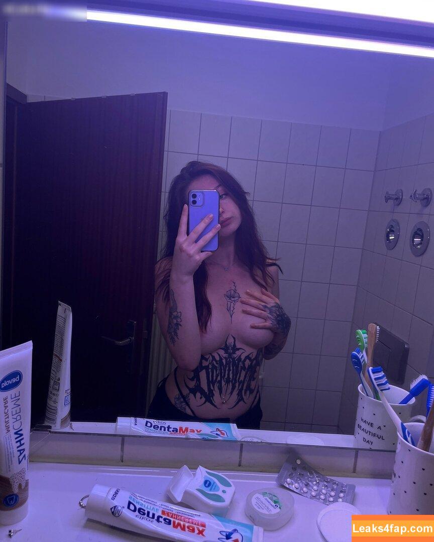 Kira-Julie / nami_swaaaan leaked photo photo #0003