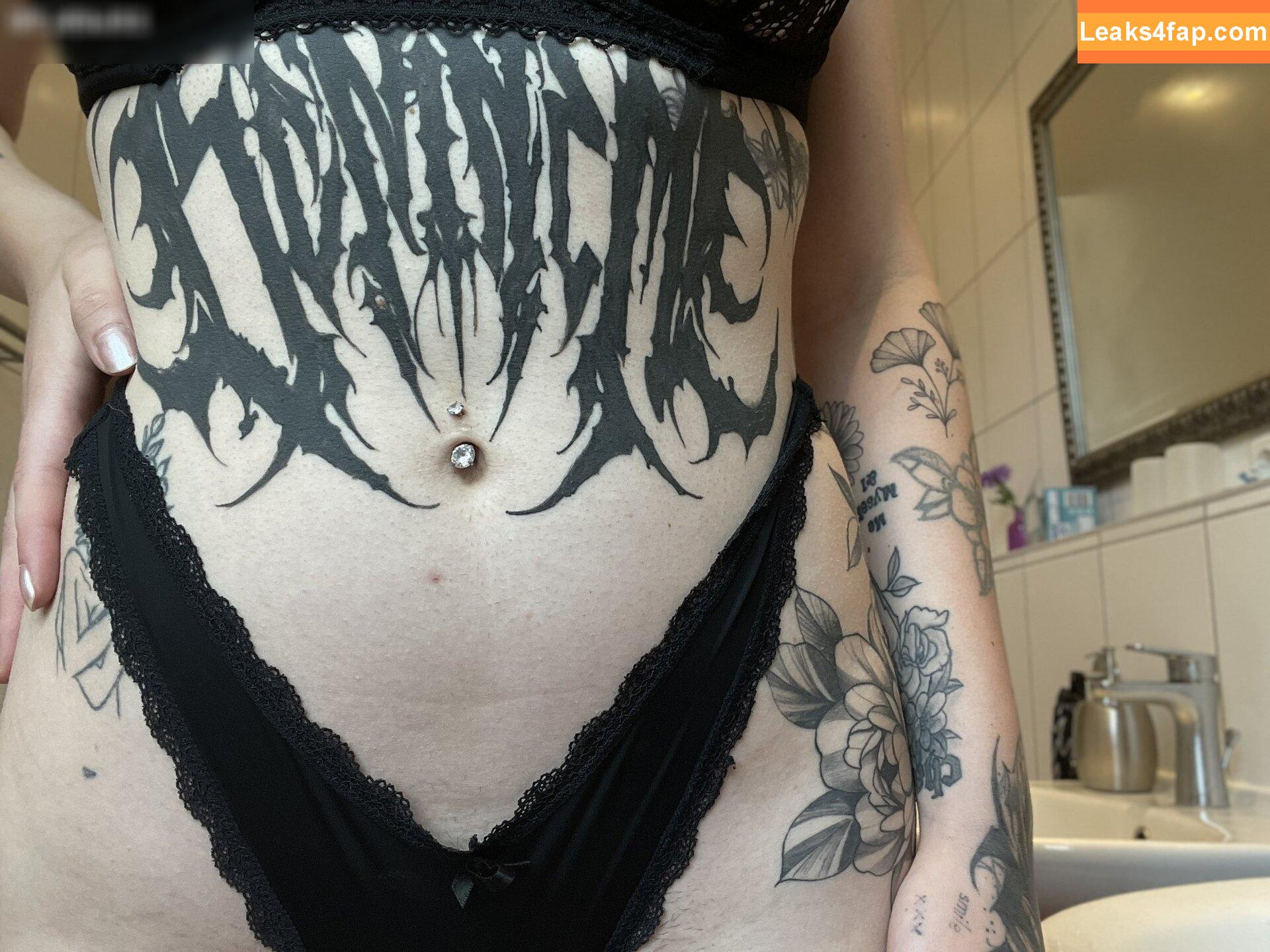 Kira-Julie / nami_swaaaan leaked photo photo #0017