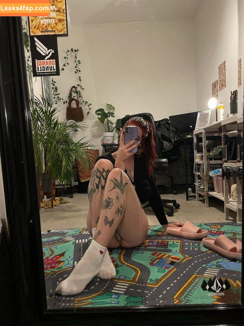 Kira-Julie / nami_swaaaan leaked photo photo #0045