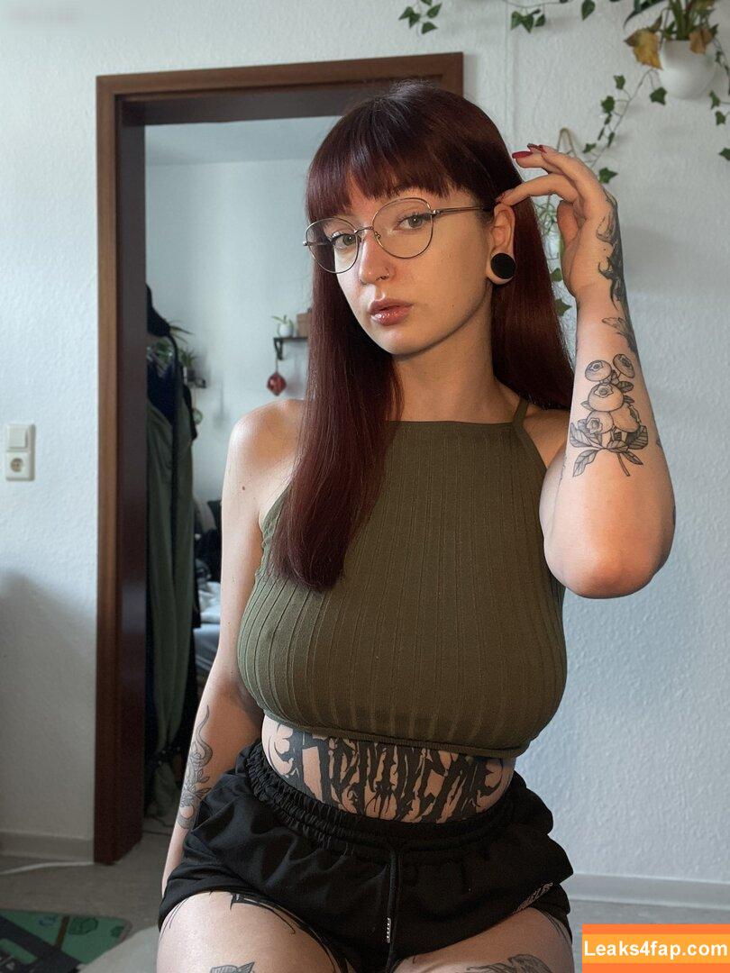 Kira-Julie / nami_swaaaan leaked photo photo #0062