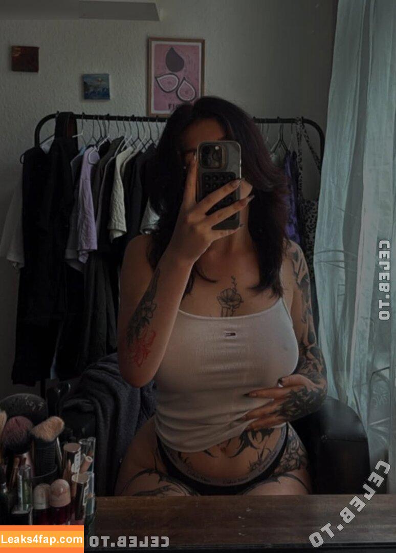 Kira-Julie / nami_swaaaan leaked photo photo #0241