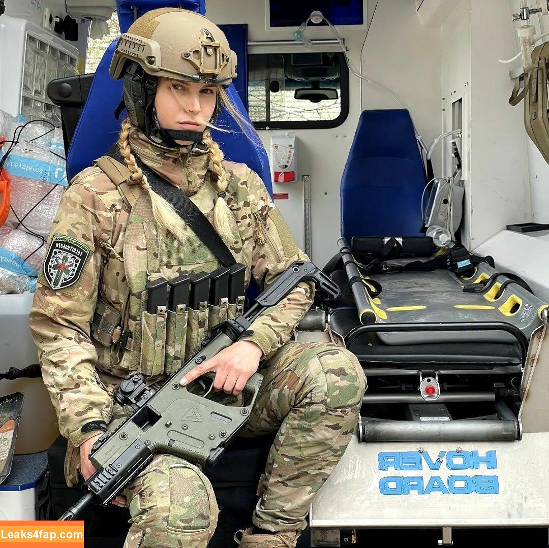 kira.mistress.of.chaos / thekiranoir / ukranian combat medic leaked photo photo #0002