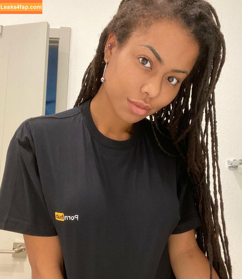 Kira Noir / thekiranoir / thekiranoirgram leaked photo photo #0016