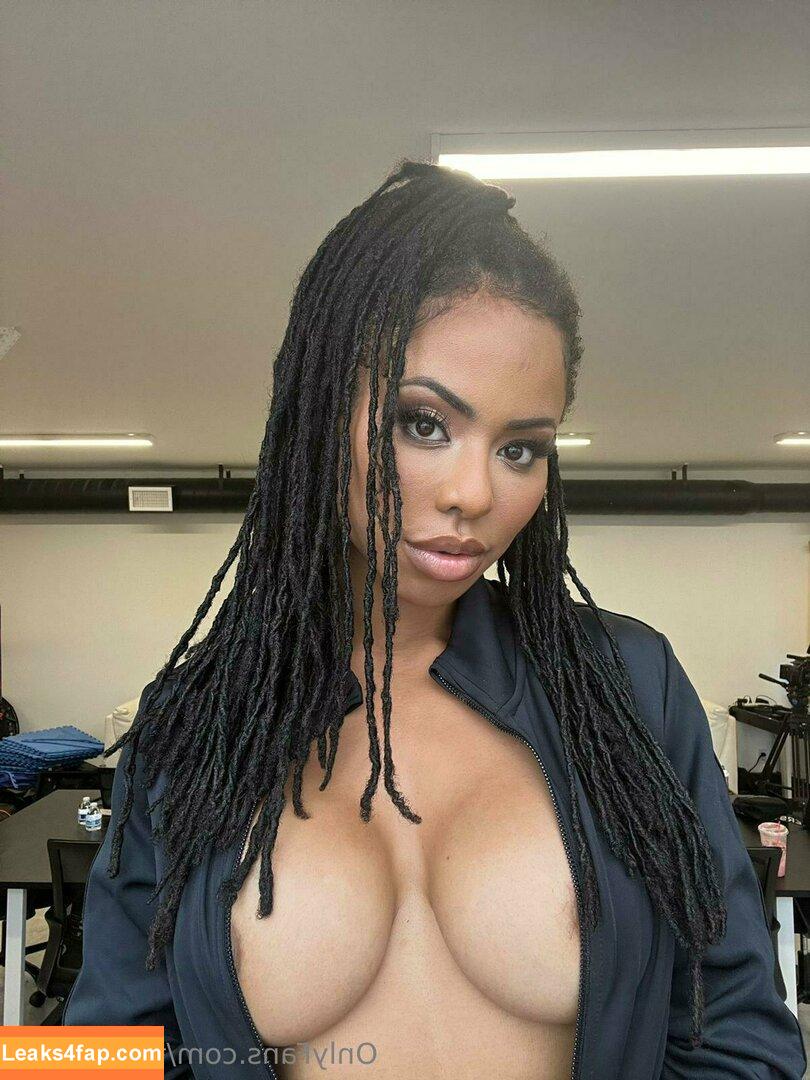 Kira Noir / thekiranoir / thekiranoirgram leaked photo photo #0437