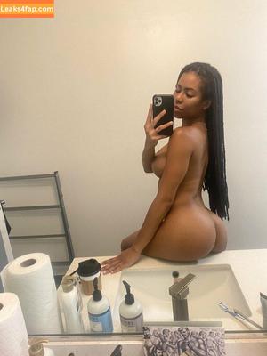 Kira Noir фото #0006