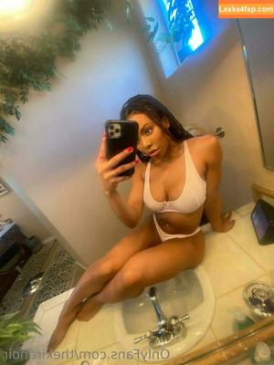 Kira Noir photo #0215