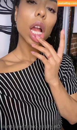 Kira Noir photo #0269